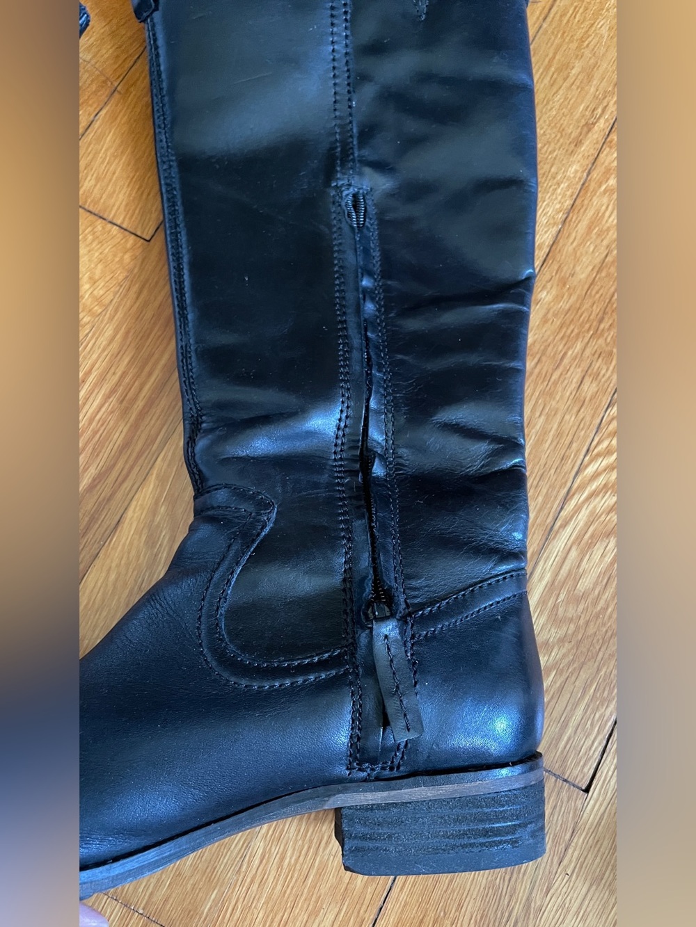 Arturo Chiang //
Goodyear black leather riding knee boots w/buttons side zip 8 - Picture 5 of 15